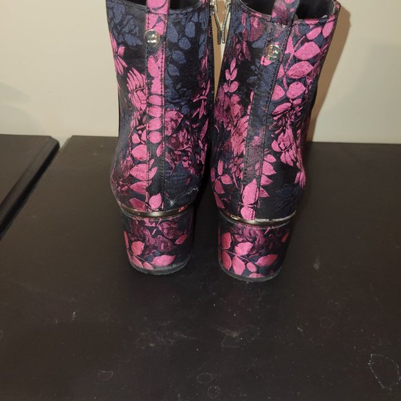 Cute pattern boots - Picture 4 of 4